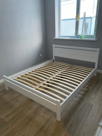Кровать из массива Вероника-1 Белый античный (1600х2000) (БМ) в Екатеринбурге - mebel-e96.ru