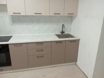 Кухонный гарнитур высокий Латте 3000 мм, Стол. 26 мм в Екатеринбурге - mebel-e96.ru